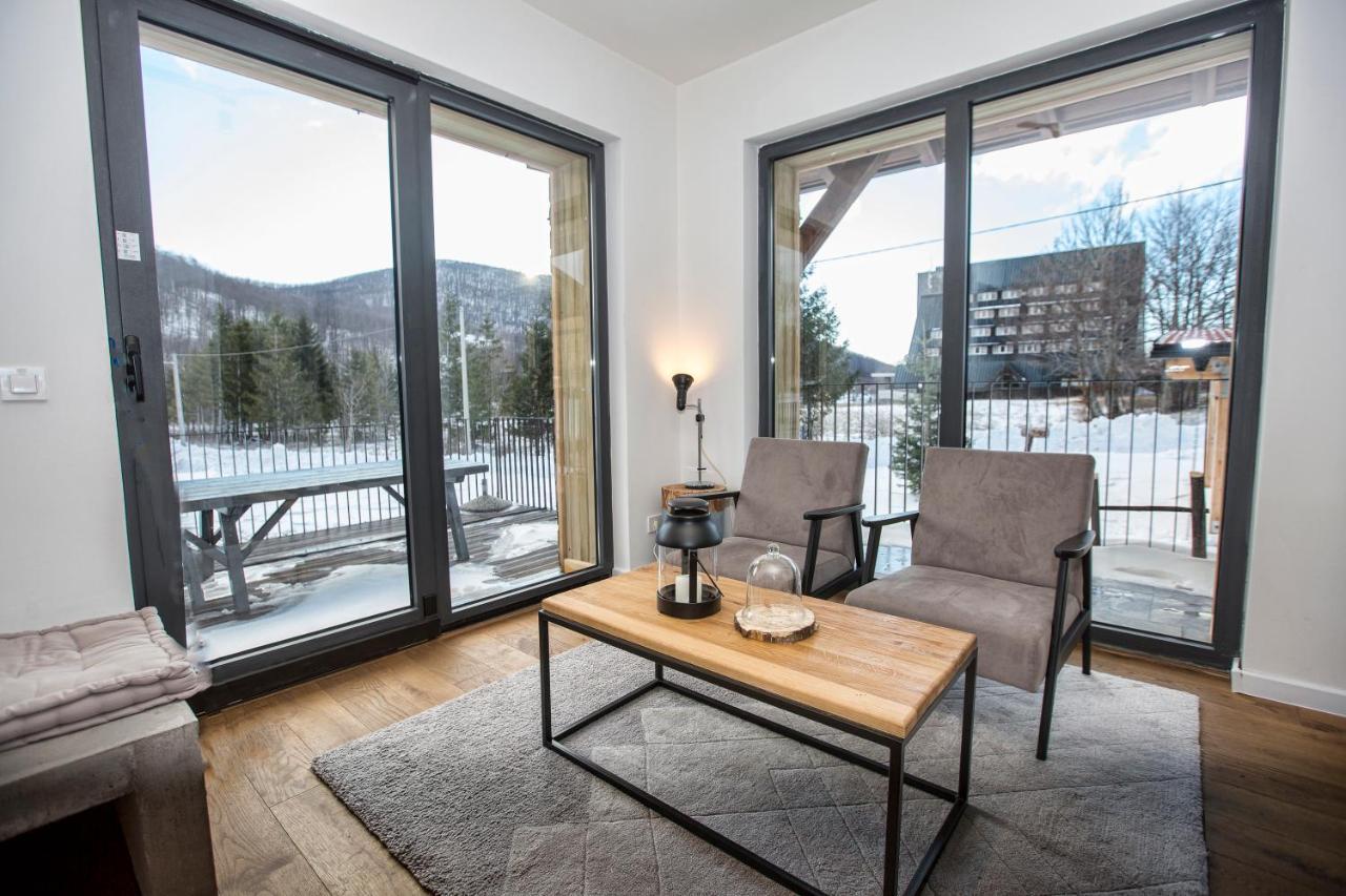 Modern Alpine Monsalbius Chalet Baske Ostarije Bagian luar foto