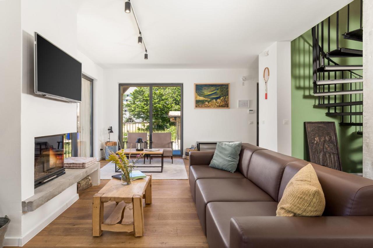 Modern Alpine Monsalbius Chalet Baske Ostarije Bagian luar foto