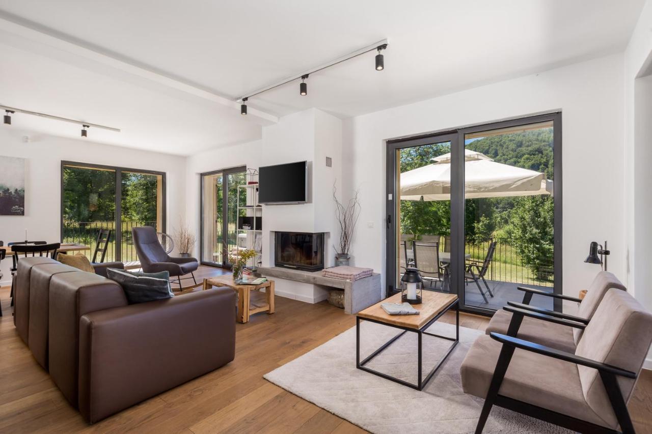Modern Alpine Monsalbius Chalet Baske Ostarije Bagian luar foto