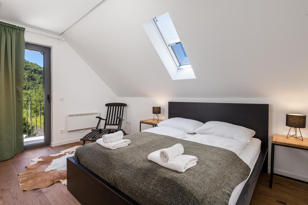 Modern Alpine Monsalbius Chalet Baske Ostarije Bagian luar foto