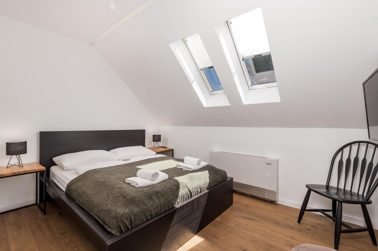 Modern Alpine Monsalbius Chalet Baske Ostarije Bagian luar foto