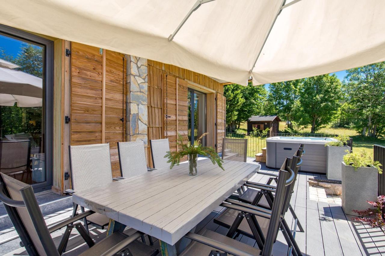 Modern Alpine Monsalbius Chalet Baske Ostarije Bagian luar foto