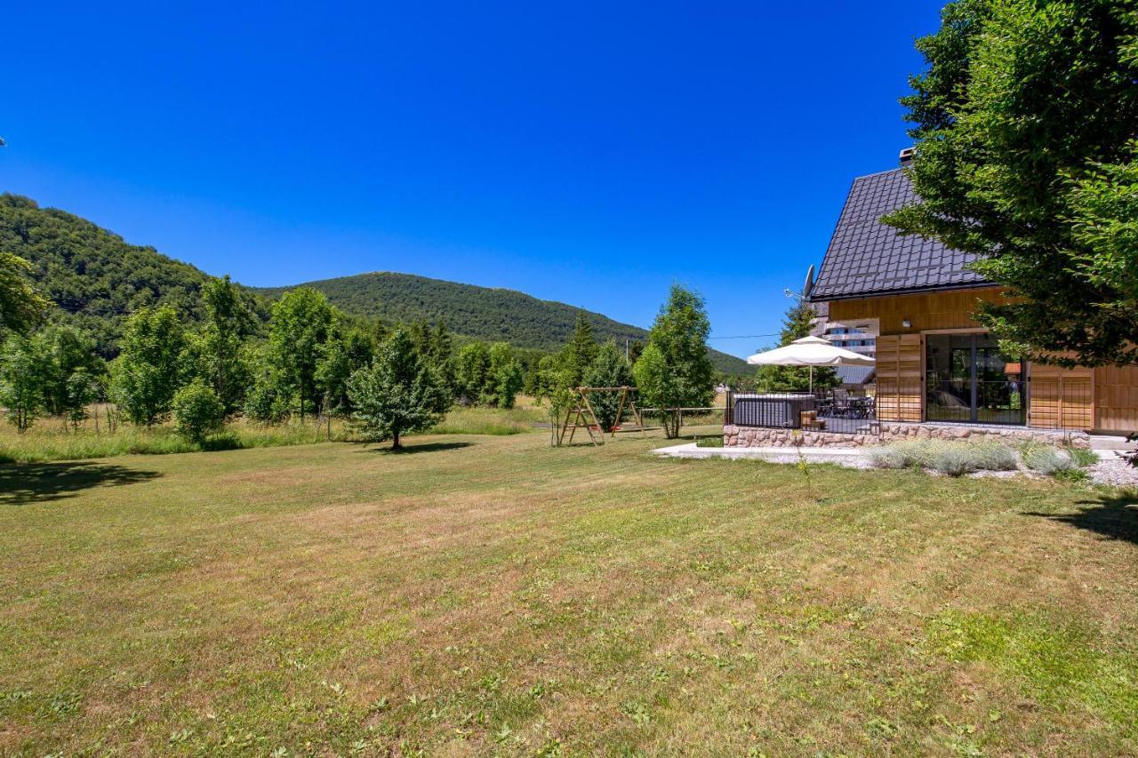 Modern Alpine Monsalbius Chalet Baske Ostarije Bagian luar foto