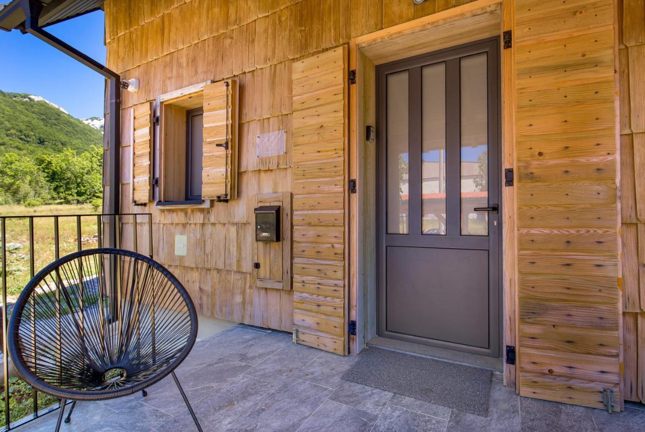 Modern Alpine Monsalbius Chalet Baske Ostarije Bagian luar foto
