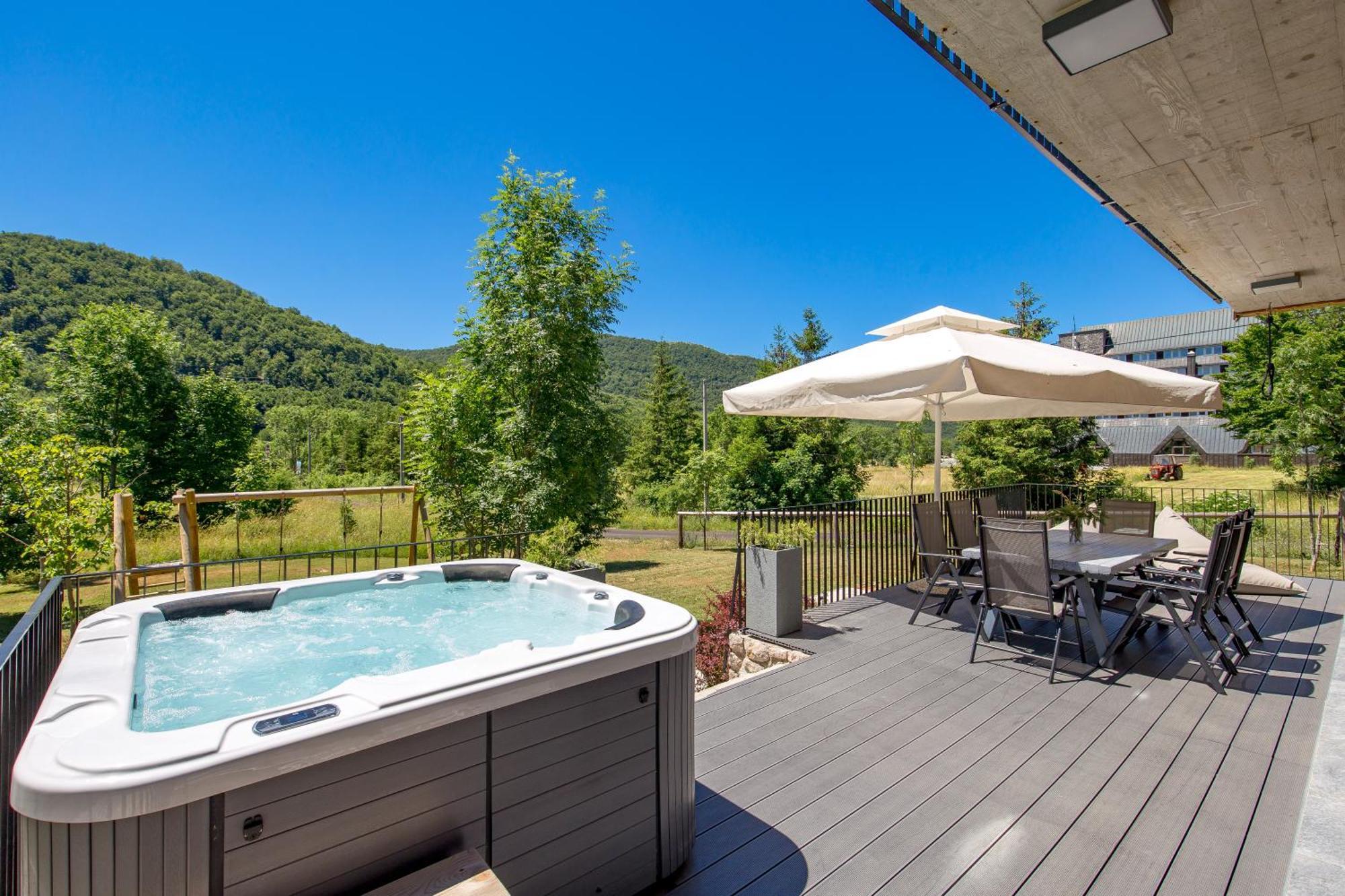 Modern Alpine Monsalbius Chalet Baske Ostarije Bagian luar foto